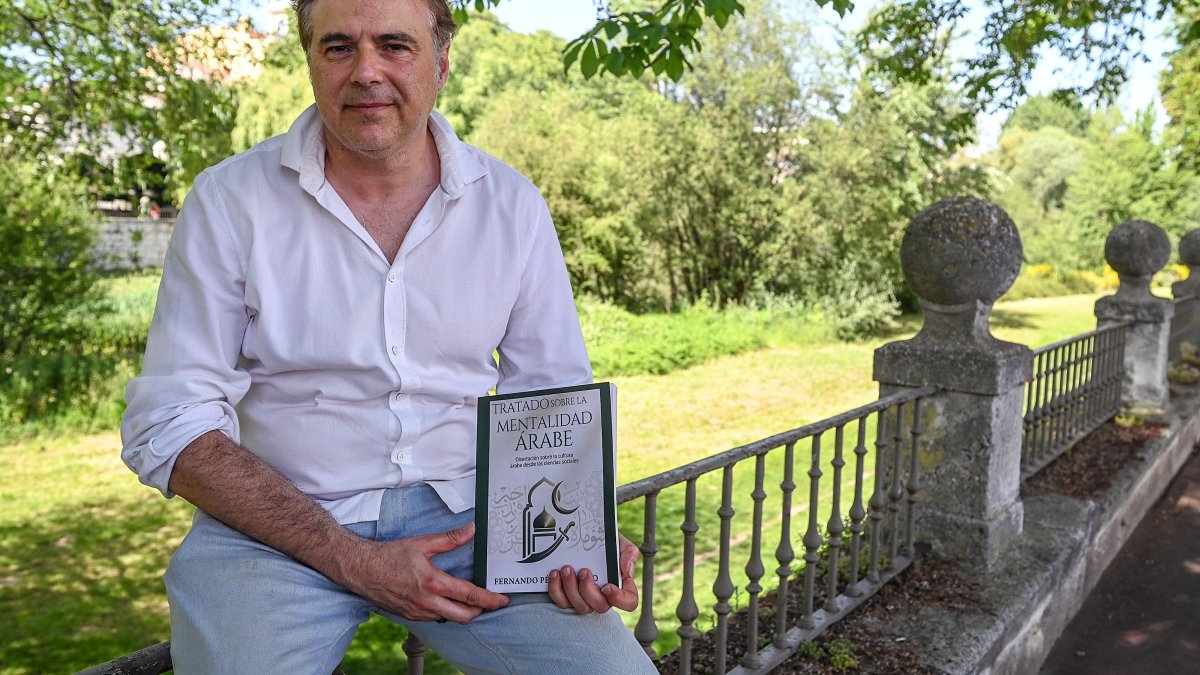 Fernando Pérez del Rio presenta su libro 'Tratado sobre la mentalidad árabe'