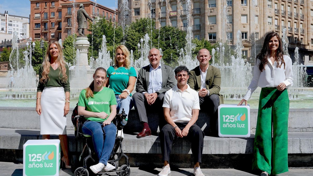 La burgalesa Marta Fernández arropa los Premios Iberdrola Supera con su presencia en la presentación en Valladolid.