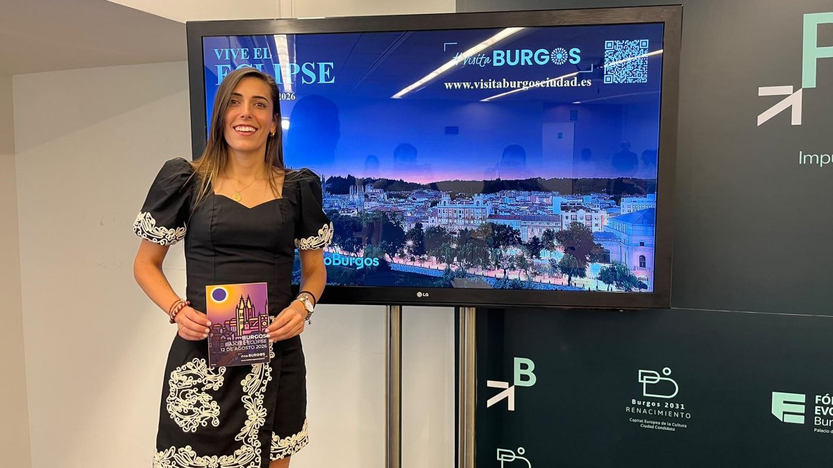 Andrea Ballesteros presentó las actividades en torno al eclipse.