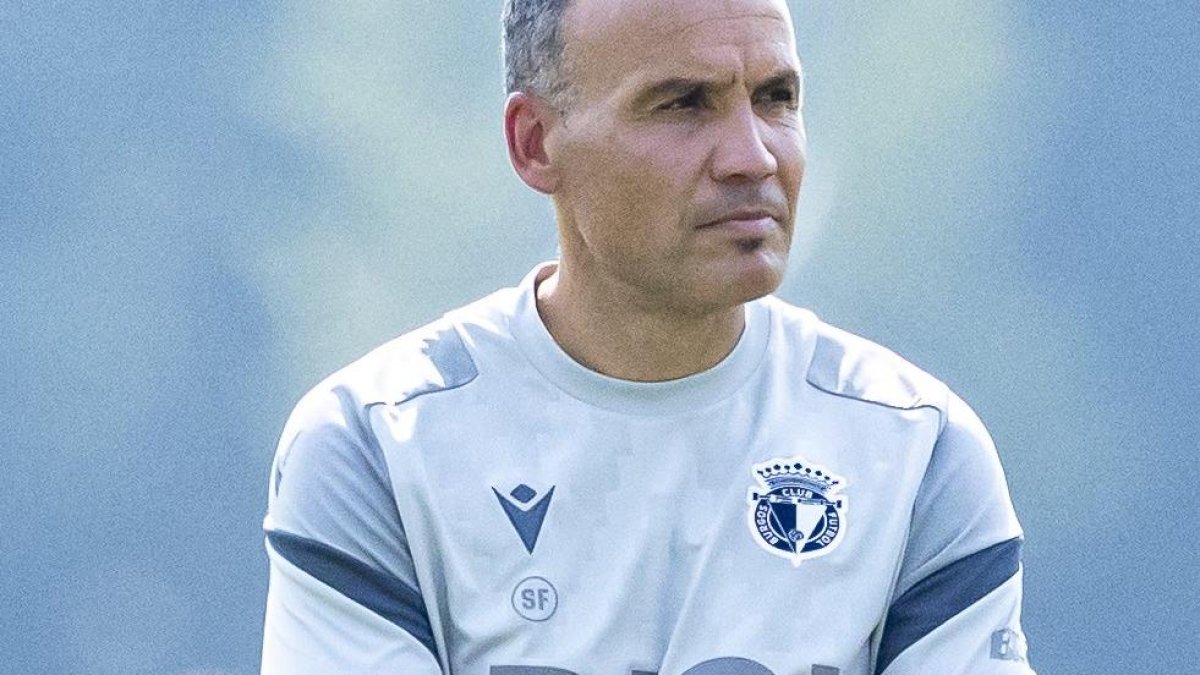 Sergio Francisco, en un entrenamiento del Burgos CF.
