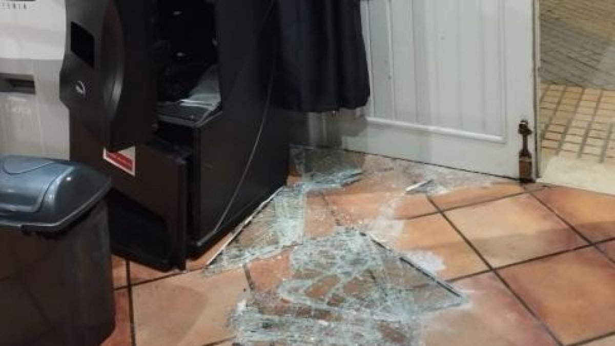 Imagen de los daños provocados en la cafetería.