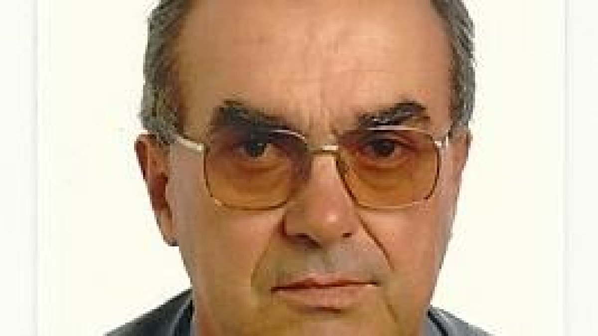 Víctor Ochotorena, canónigo emérito de la Catedral de Burgos.
