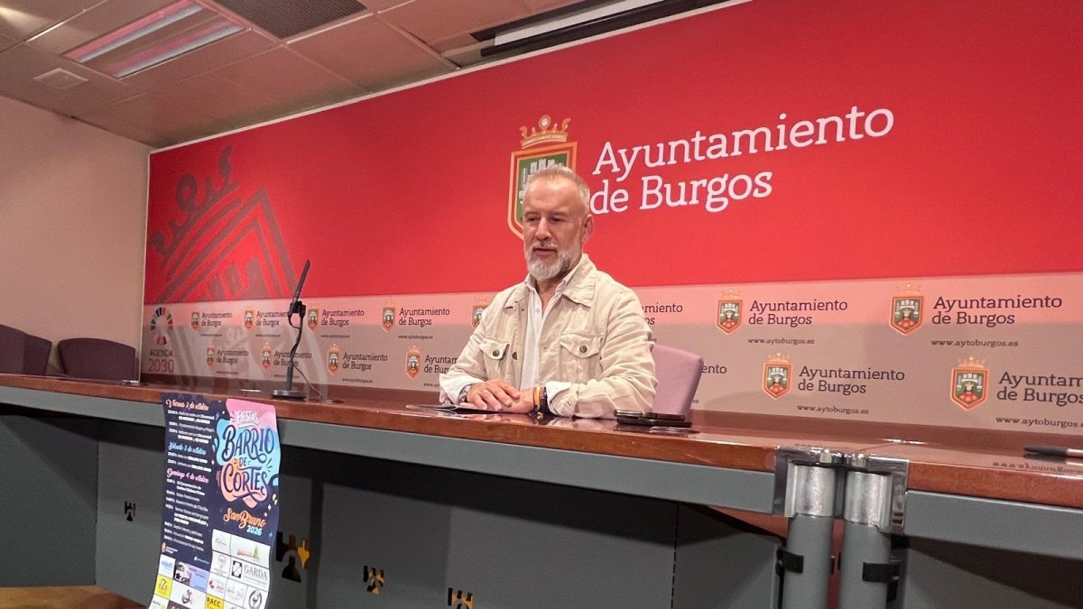José Antonio López, concejal de Participación Ciudadana, en la presentación de las fiestas de Cortes.