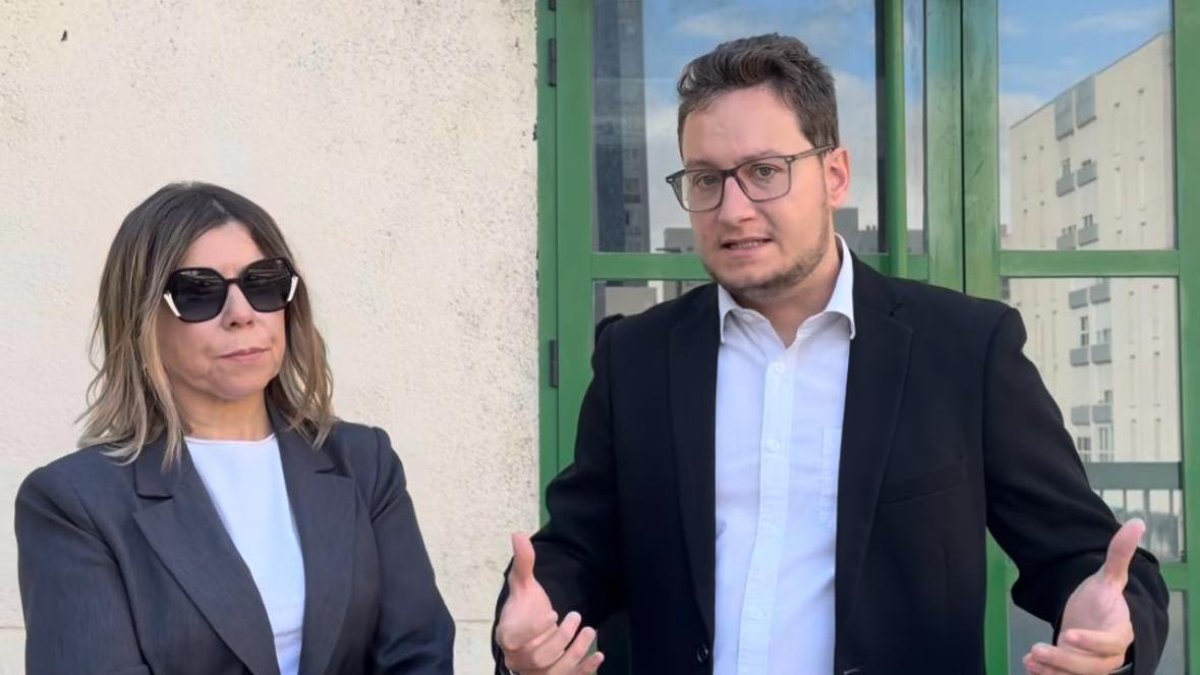 El alcalde junto a la concejala de Obras en la sede de Aplibur en Burgos
