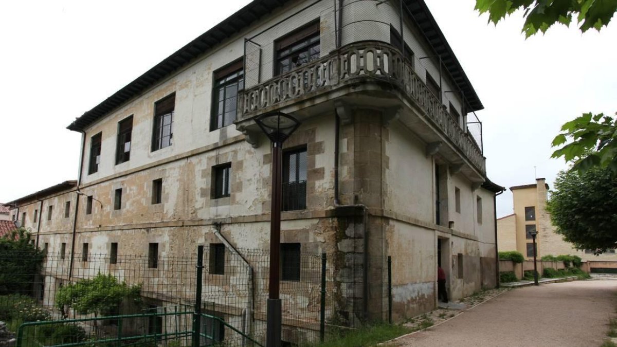 Antiguo noviciado del complejo de San Salvador de Oña que la Junta quiere convertir en albergue.