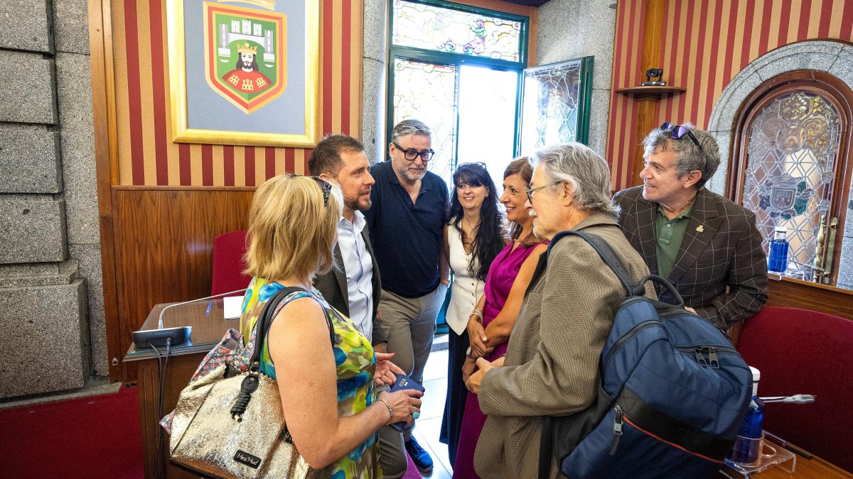 Varios de los concejales del grupo municipal socialista antes de un pleno municipal.