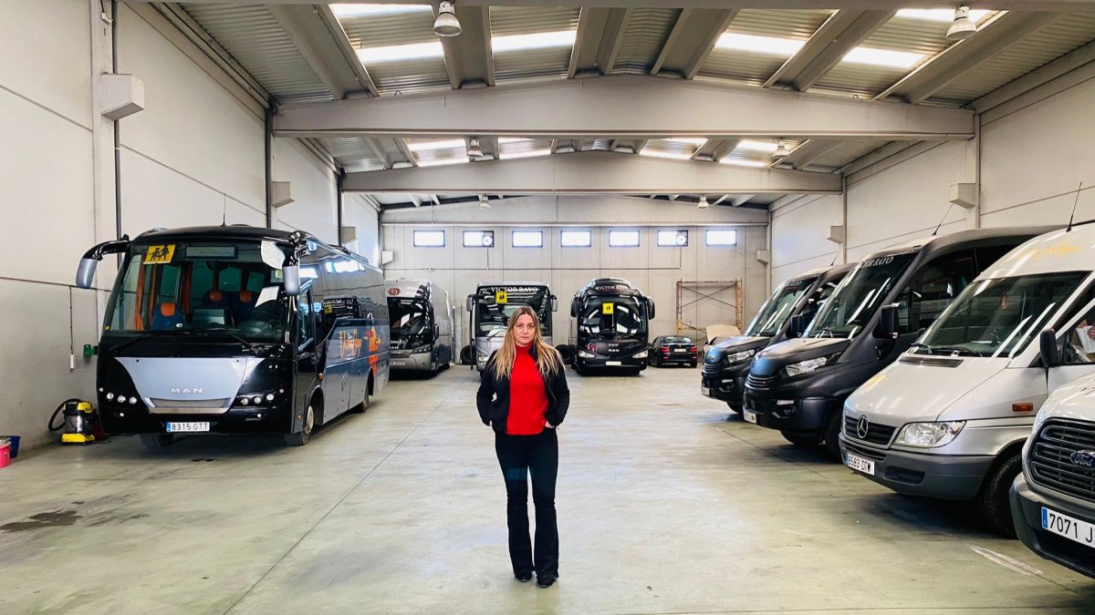 Yolanda Bayo tiene una empresa con 35 autobuses