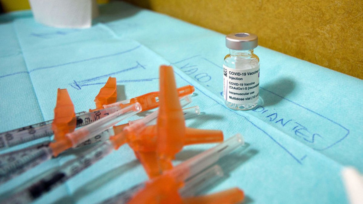 Un vial listo para inyectar. TOMÁS ALONSO