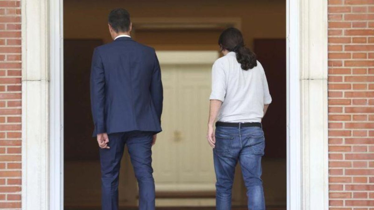 Pedro Sánchez y Pablo Iglesias, el pasado septiembre, en la Moncloa.-DAVID CASTRO