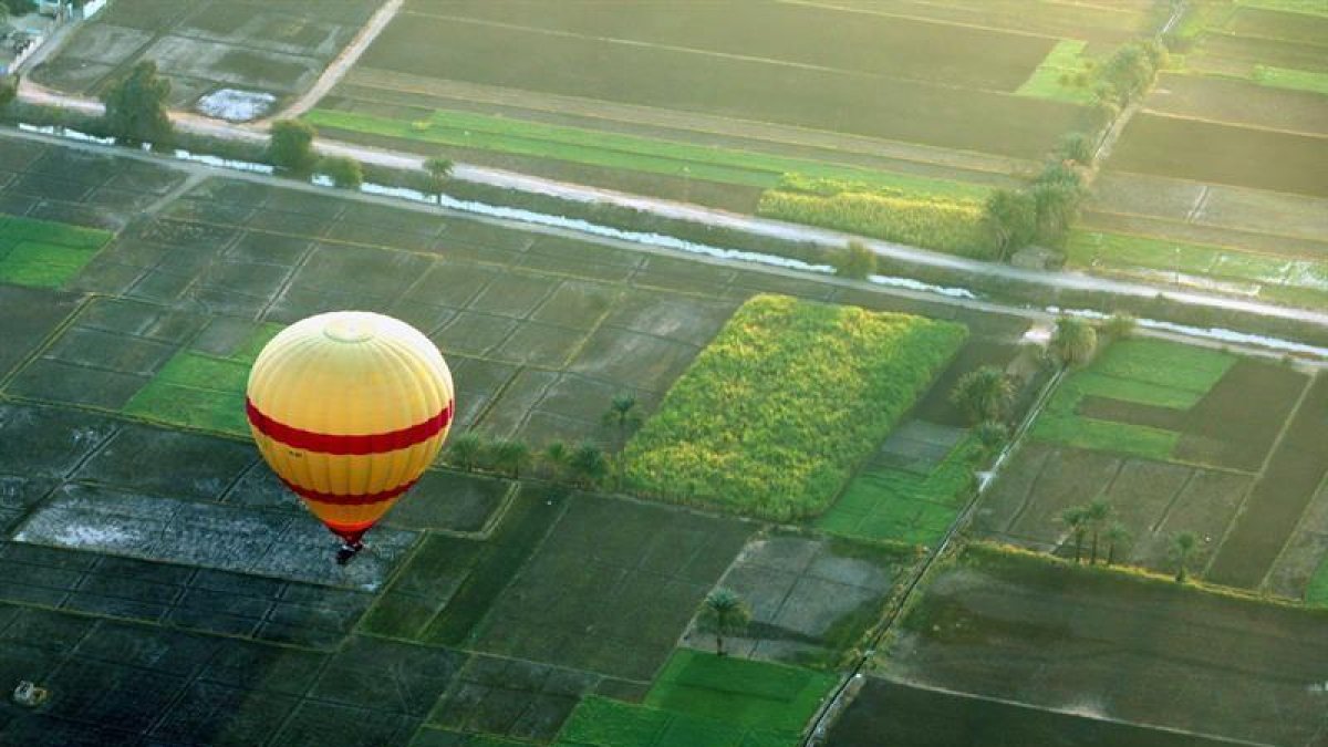 Fotografía de archivo fechada el 9 de diciembre de 2017 que muestra un globo aerostático-EFE/Khaled Elfiqi