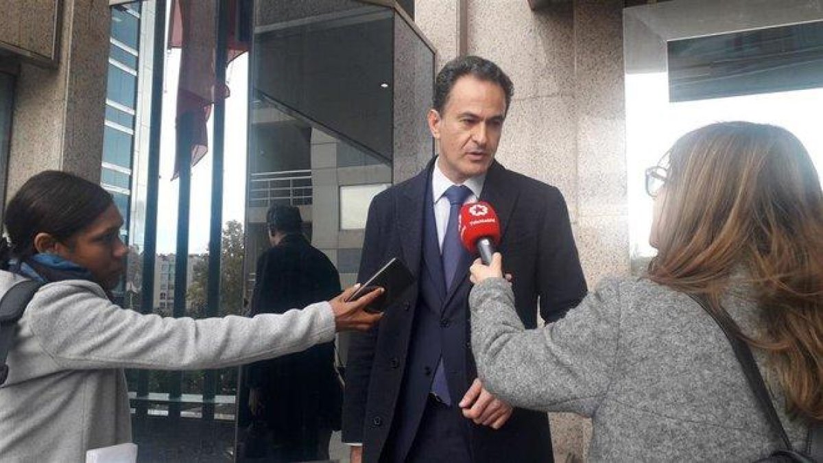 El abogado del kamikaze de la M-50, Alberto López, en la Audiencia de Madrid.-