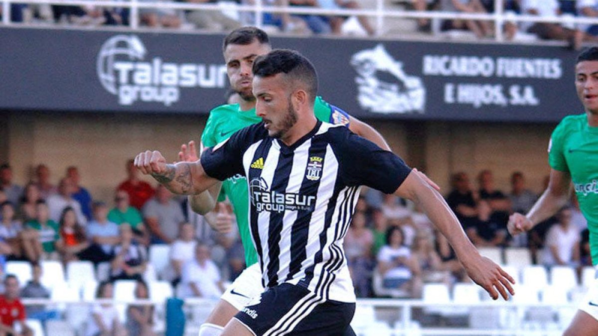 Eladi durante un encuentro de la pasada campaña con el Cartagena.-SPORTCARTAGENA