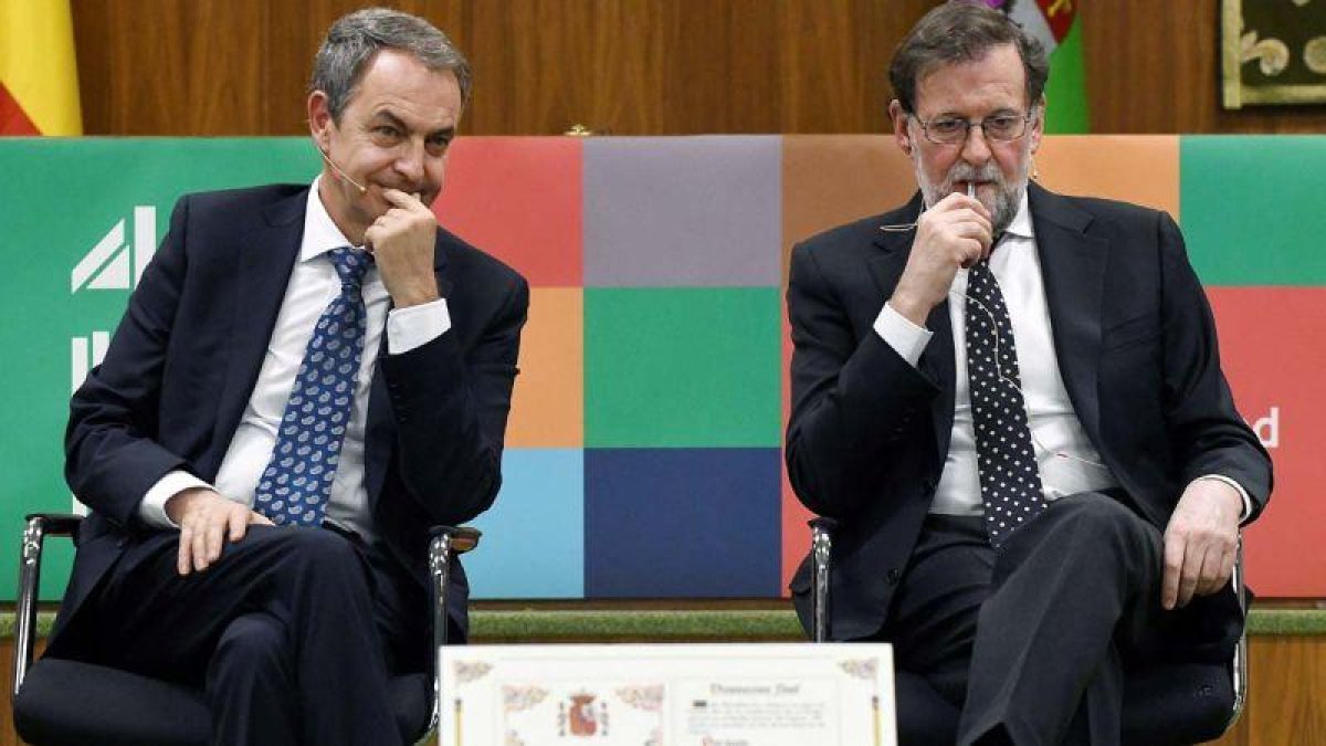 Zapatero y Rajoy coinciden: La Constitución ha traído 40 años de éxito.-J. CASARES / EFE