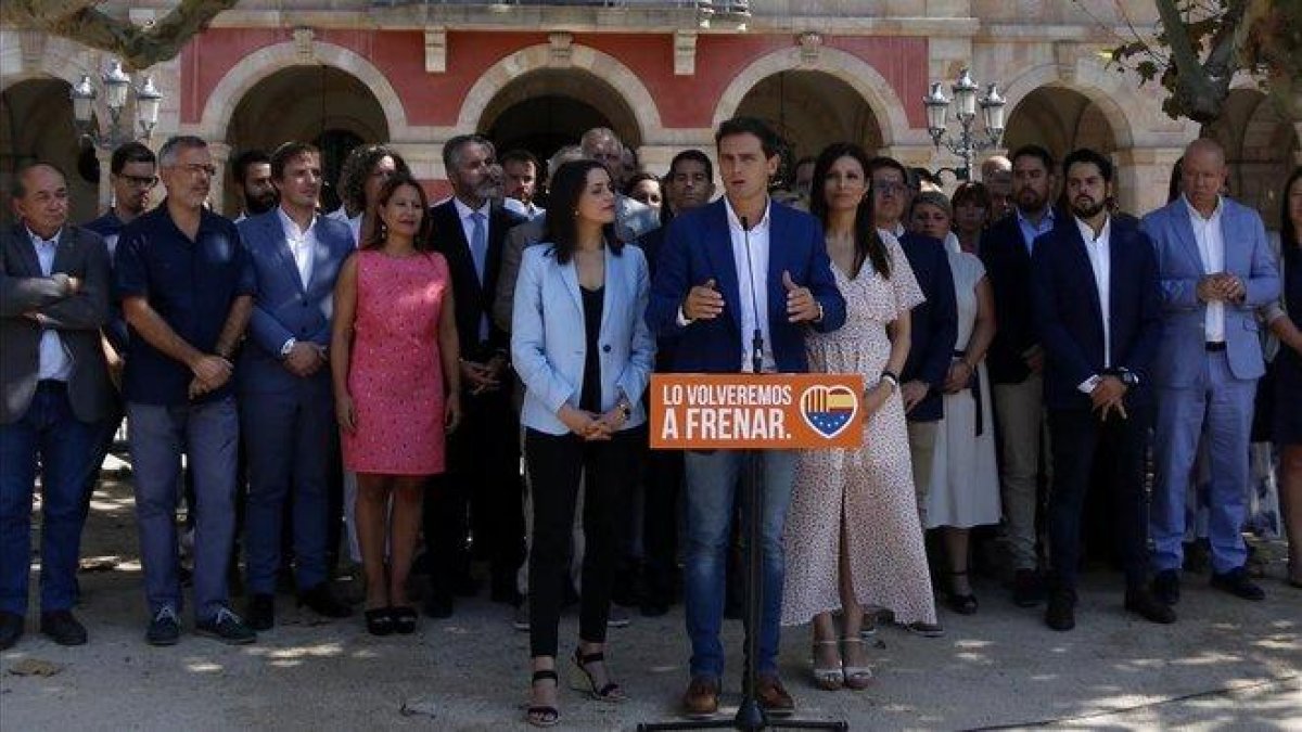 Declaración institucional de Albert Rivera frente a la sede del Parlament de Catalunya para conmemorar el 6 y 7 de septiembre de 2017-SILVIA JARDÍ (ACN)