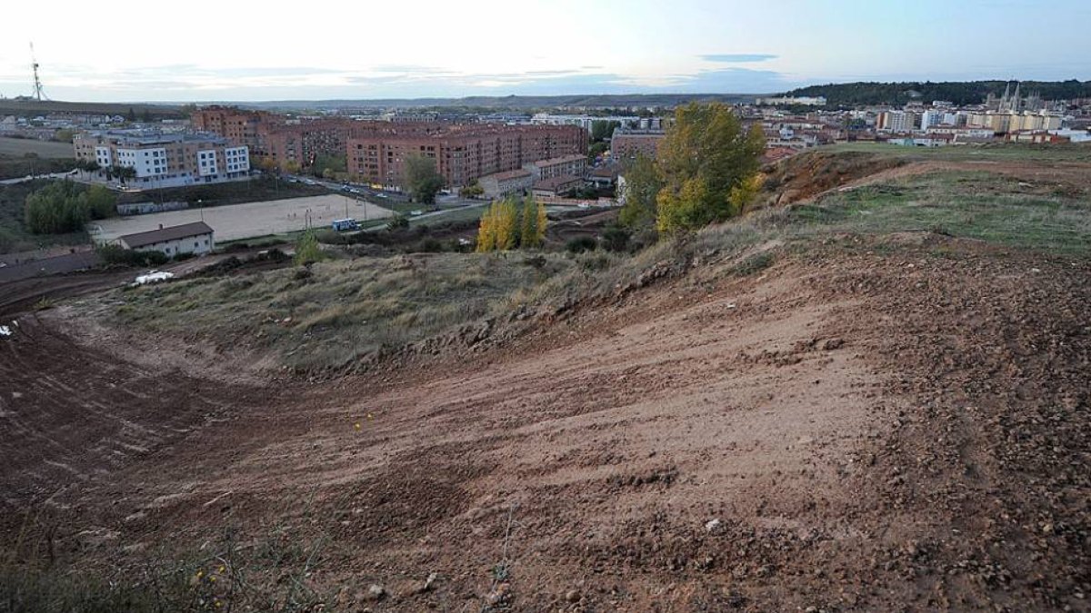El circuito de motocross dará un paso a una zona verde para el esparcimiento de los vecinos-ISRAEL L. MURILLO