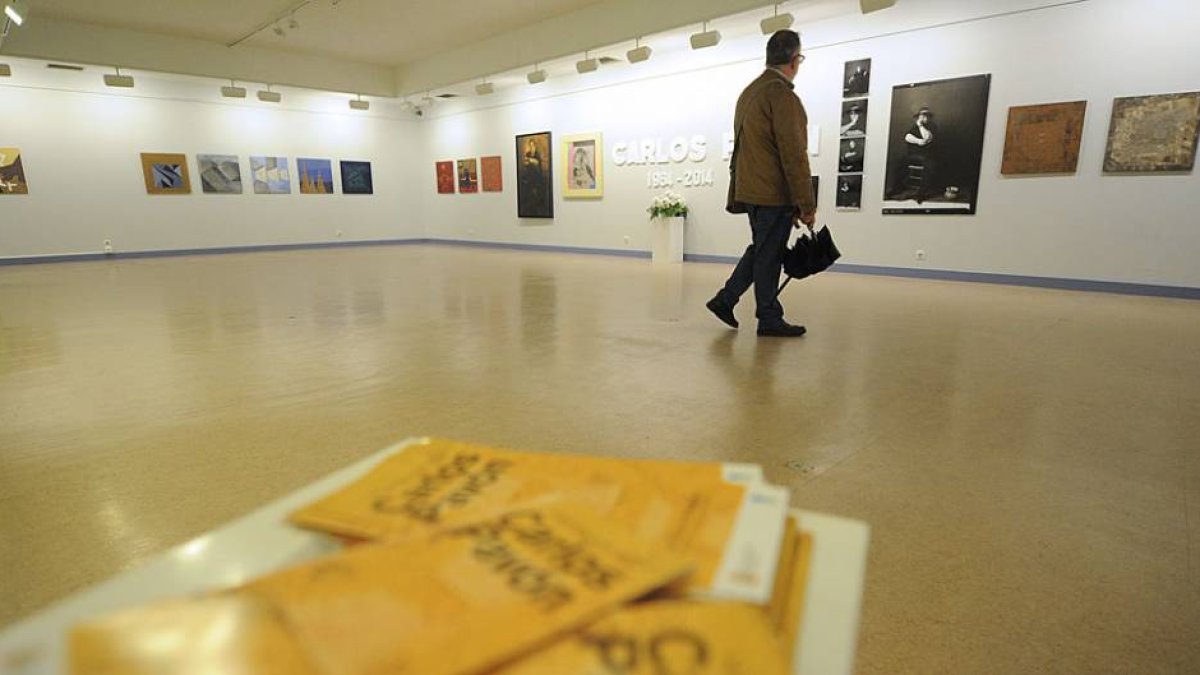 La Casa de Cultura de Gamonal recoge la esencia de la producción creativa de Carlos Pavón marcada por la materia y el juego geométrico.-Israel L. Murillo