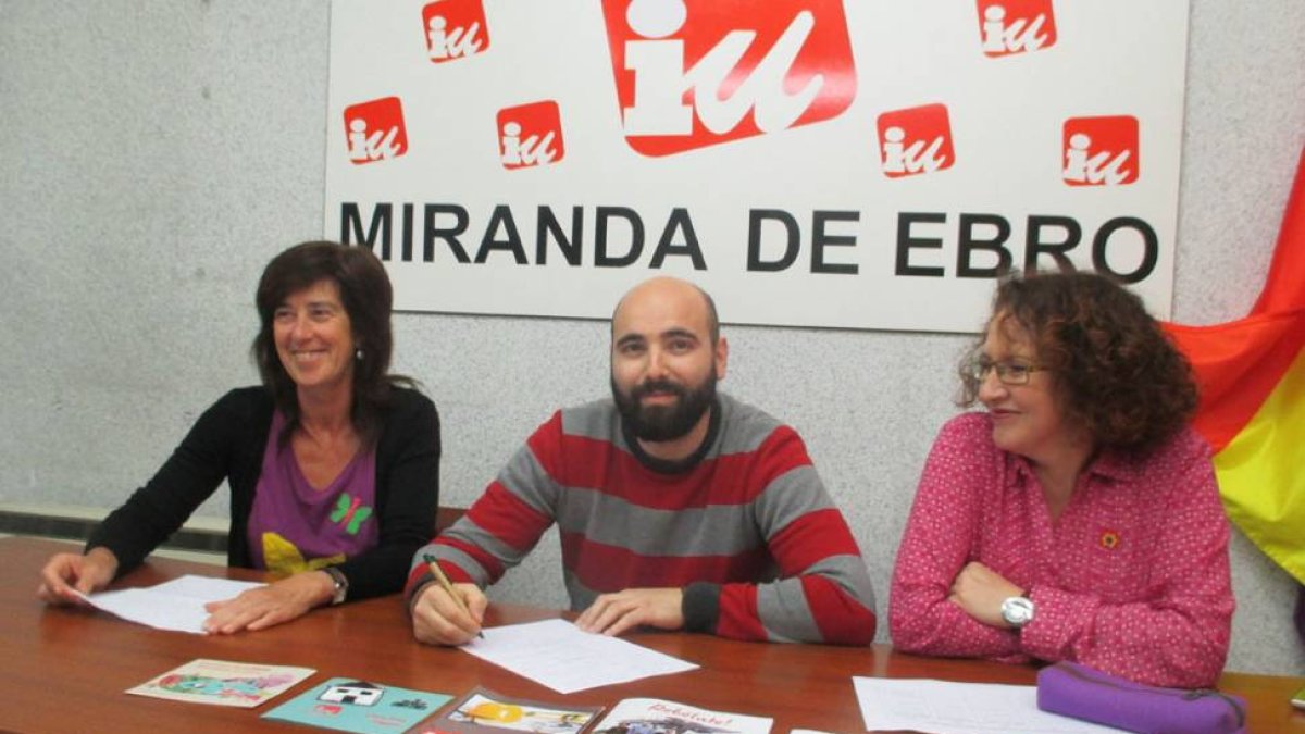 Hernández, Ubieto y Ortega durante la rueda de prensa.-E. M.