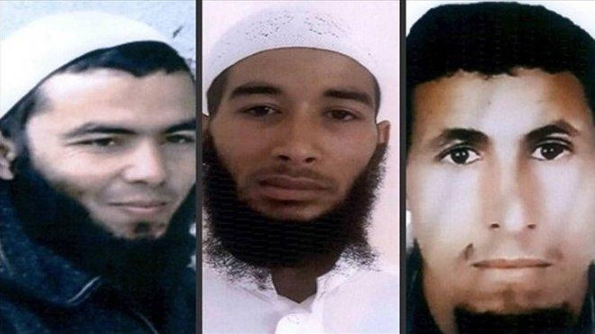 Retratos de tres sospechosos difundidos por las fuerzas de seguridad marroquies.-