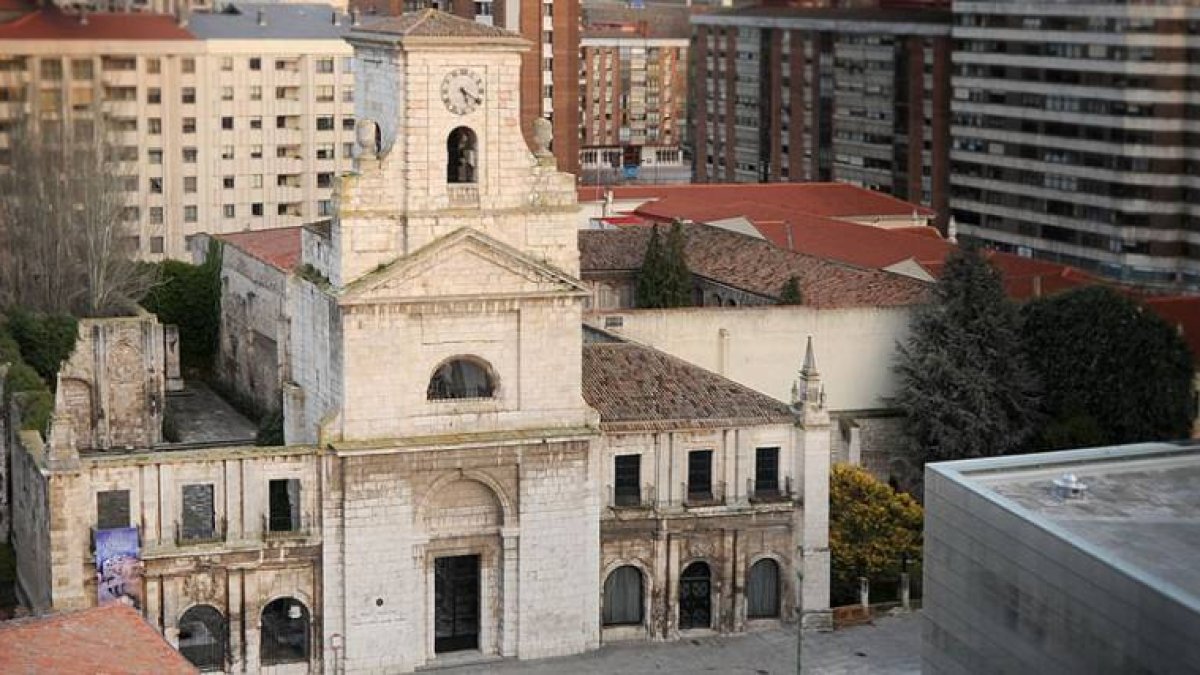 El Monasterio de San Juan se ubica en la plaza del mismo nombre y sus orígenes se remontan al siglo XI.-ISRAEL L. MURILLO