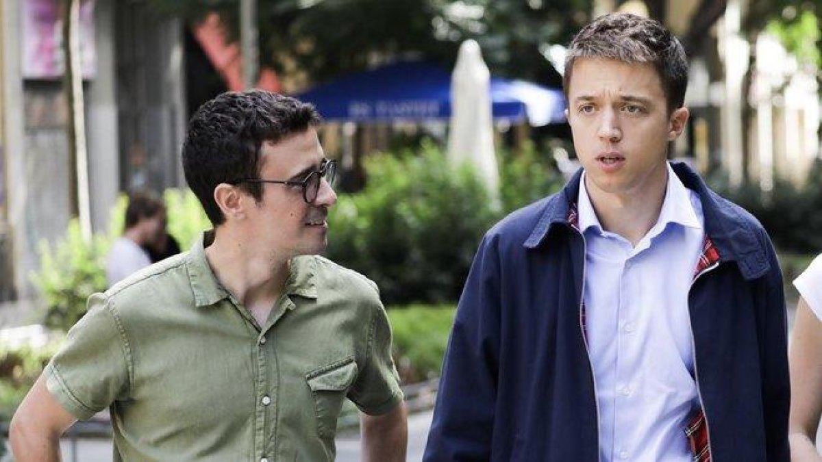 Juan Antonio Geraldes, candidato por Barcelona, e Íñigo Errejón, líder de Más País.-ROBERT RAMOS