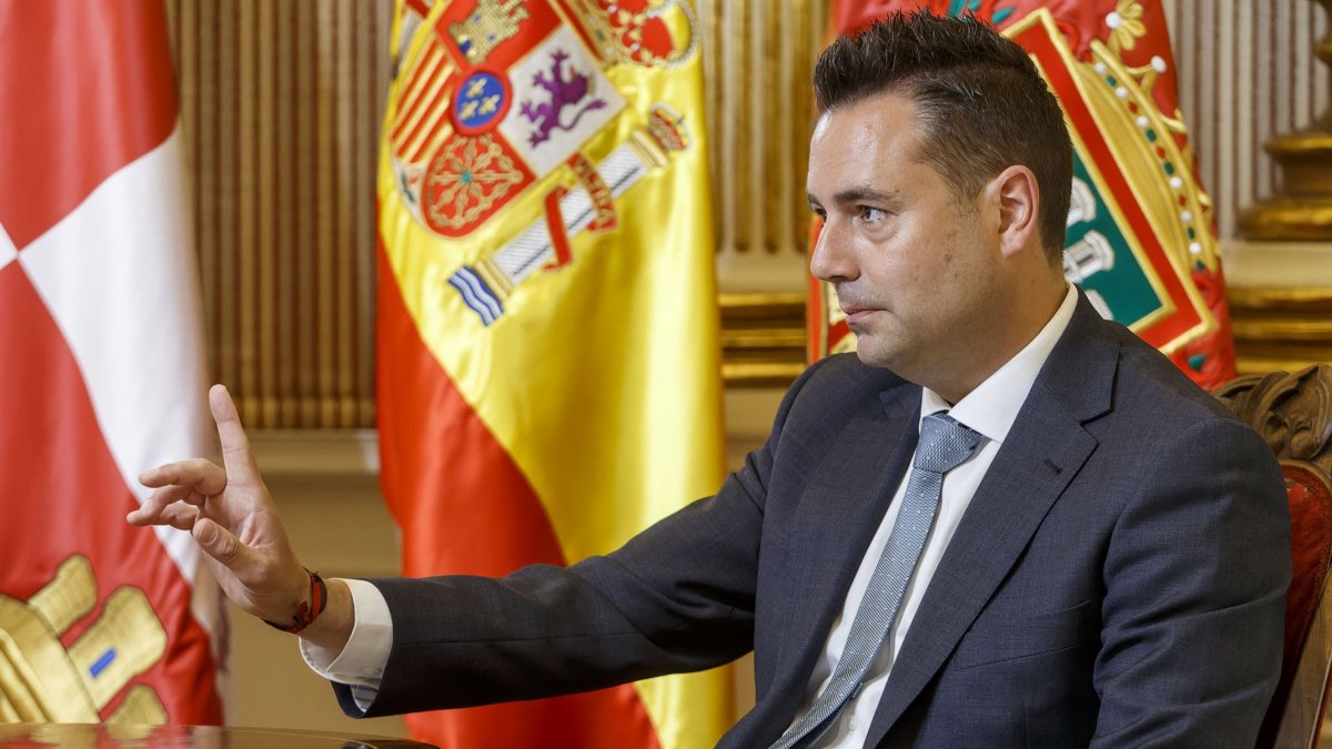 El alcalde de Burgos, Daniel de la Rosa. © ECB / SANTI OTERO