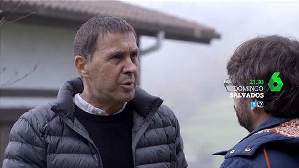 Arnaldo Otegi conversa con Jordi Évole en 'Salvados'.-