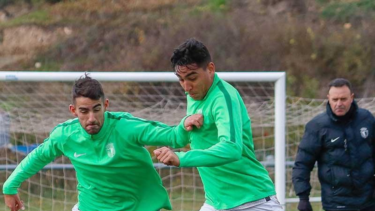 Diosbert, durante un entrenamiento. BURGOS CF