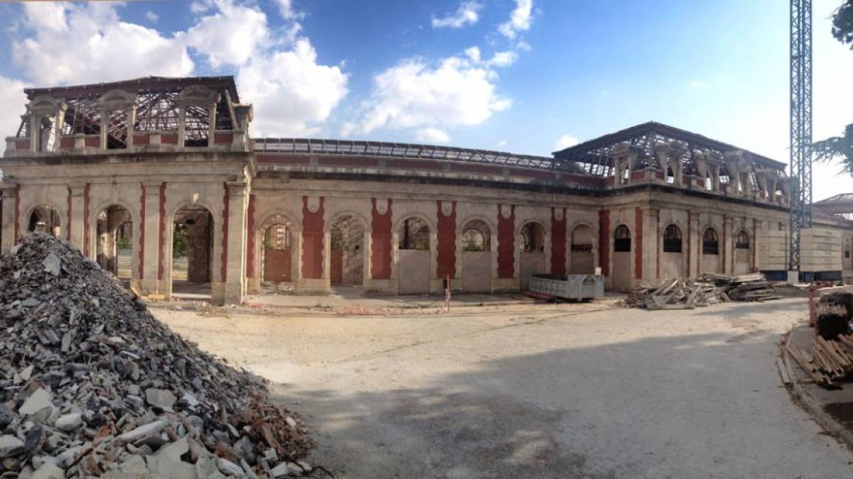 Estado actual de las obras en la antigua estación de trenes.-ISRAEL L. MURILLO