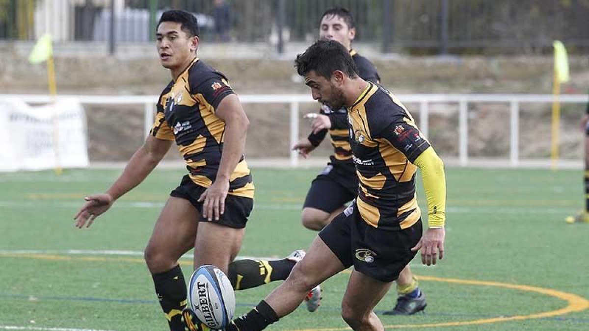 Tomás Rocamán pone en juego el oval durante un partido.-SANTI OTERO