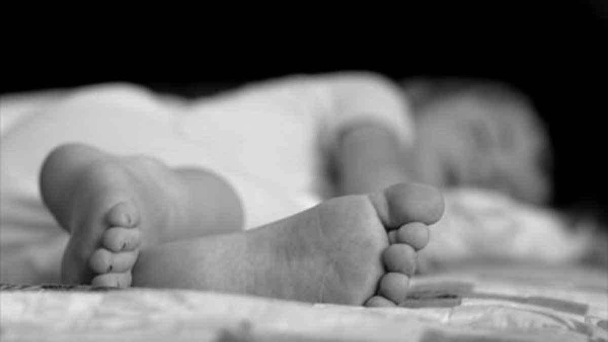 Una bebé duerme placidamente-EL PERIÓDICO/ARCHIVO