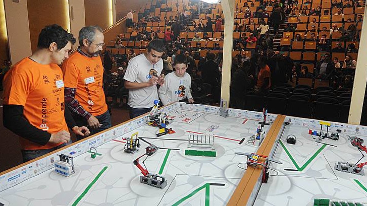 Dos equipos participan en la competención.-ISRAEL L. MURILLO