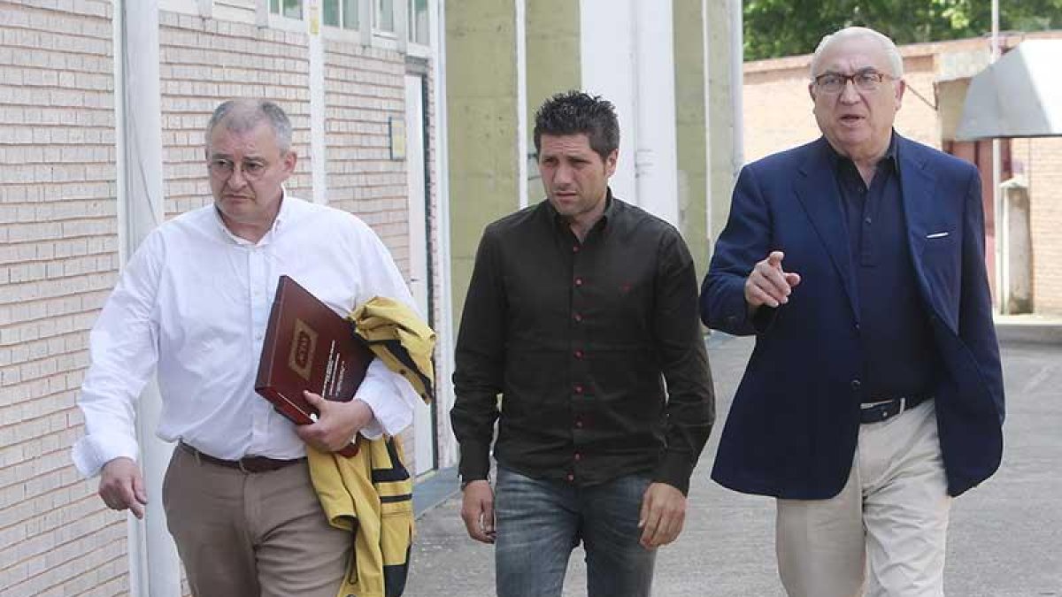 De izquierda a derecha, Pascual, Fernández y Antón.-RAÚL G. OCHOA