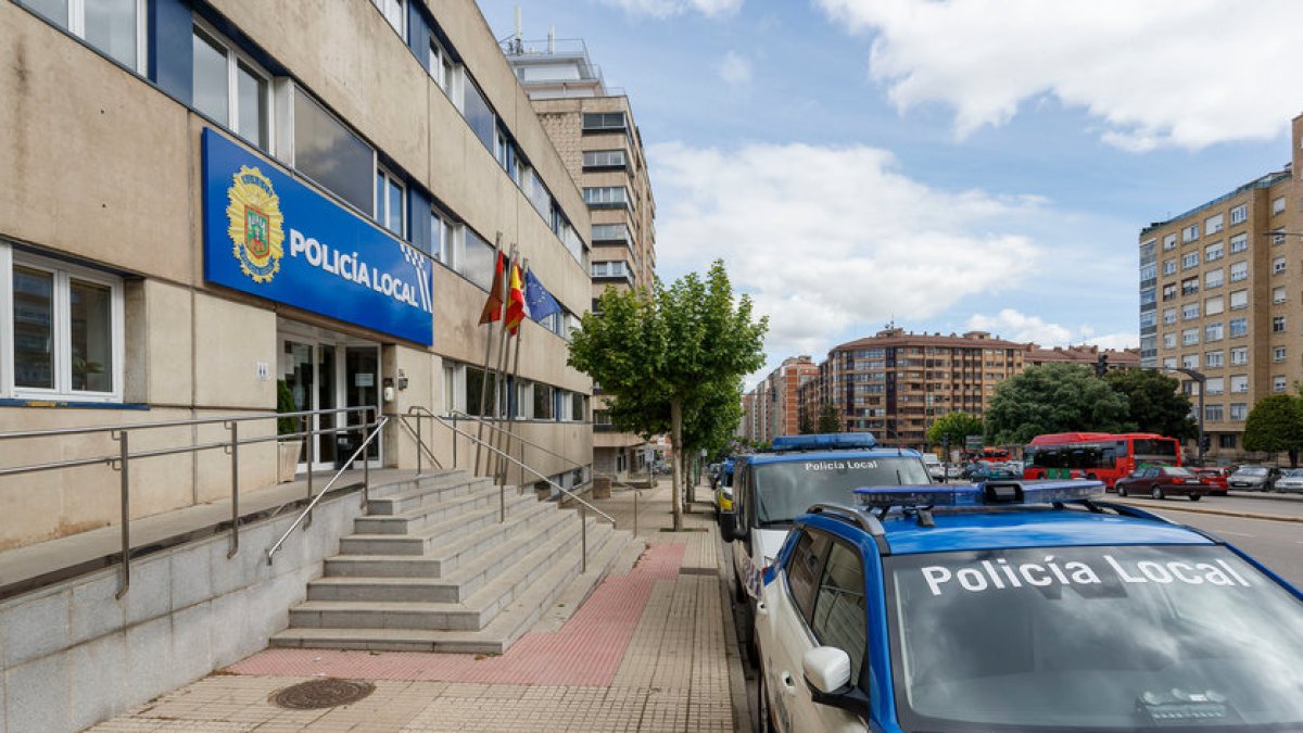 Exterior del edificio de Policía Local. SANTI OTERO