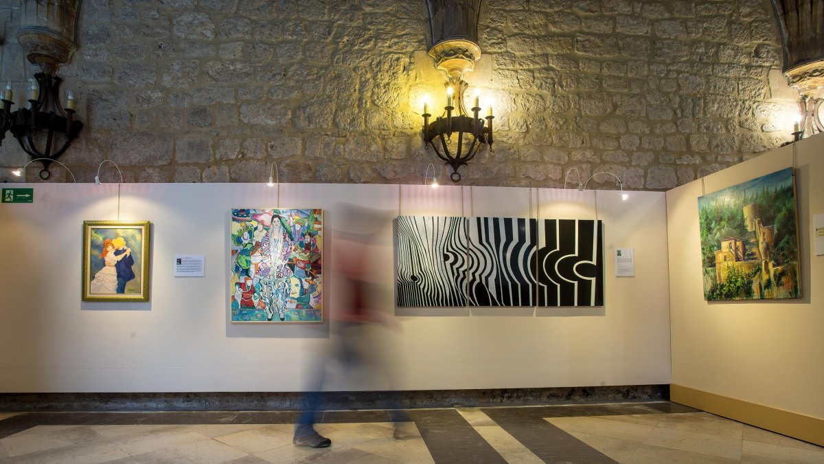 Vista parcial de la nueva exposición de ‘Entredessiguales’. SANTI OTERO