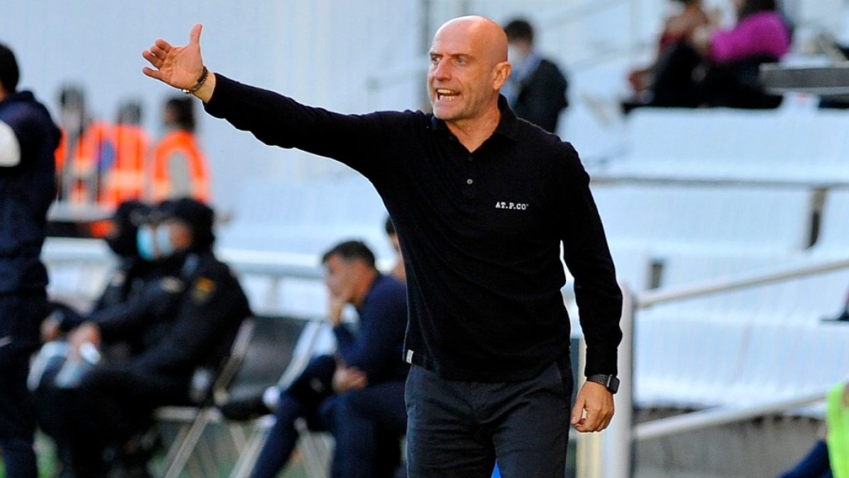 Julián Calero, entrenador del Burgos CF. SANTI OTERO