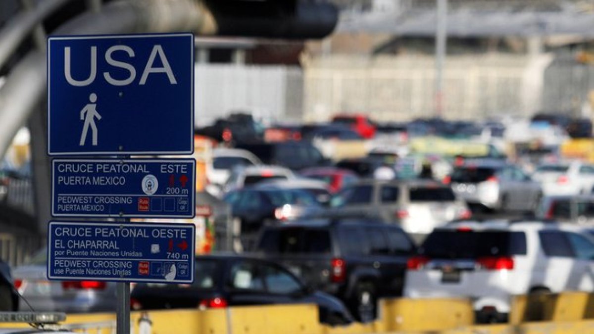 El paso fronterizo entre San Ysidro, Estados Unidos y Tijuana, México.-REUTERS