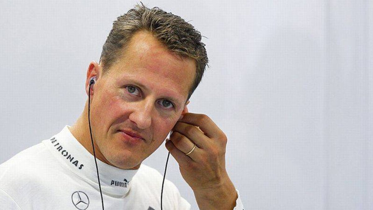 Michael Schumacher, antes de una sesión de entrenamiento en el circuito urbano de Marina Bay en Singapur, en el 2012.-Foto: EFE / DIEGO AZUBEL