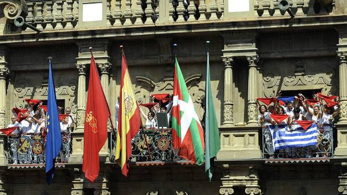 San Fermín empieza con el tradicional chupinazo.-Foto: AFP