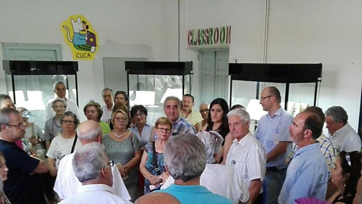 Un momento de la visita que ayer acogieron las antiguas bodegas.-G. G.