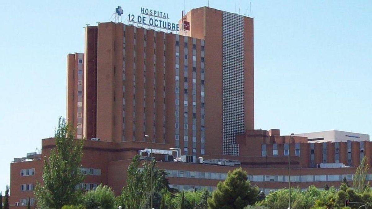 Fachada del hospital 12 de octubre, de Madrid, donde fue trasladada la joven tras la agresión.-/ COMUNIDAD DE MADRID