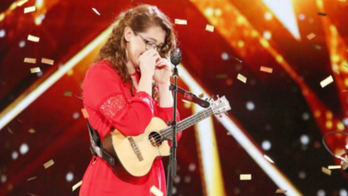 La cantante Mandy Harvey tras su actuación al recibir el pase directo a la final.-INSTAGRAM