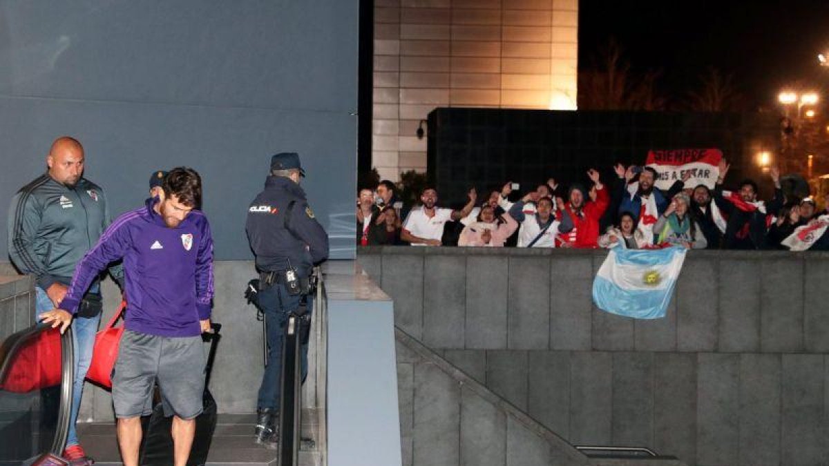 Los jugadores de River, a su llegada al hotel de Madrid.-REUTERS / SUSANA VERA