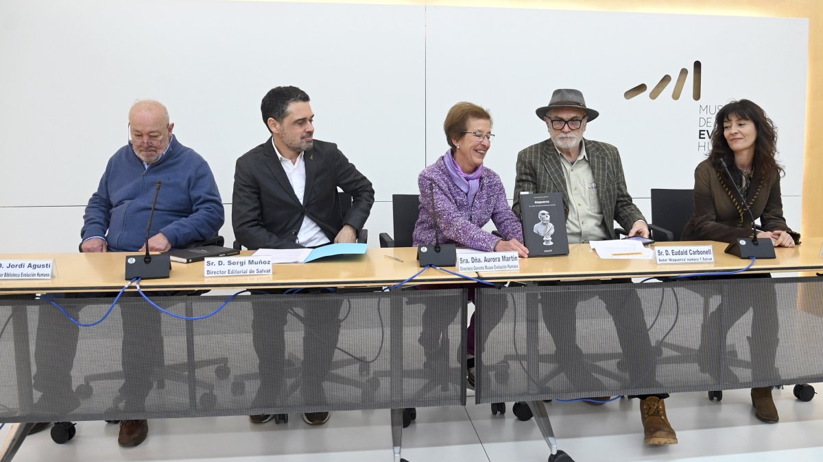 Imagen de la presentación de la ‘Biblioteca de la Evolución Humana’ en el MEH. ICAL