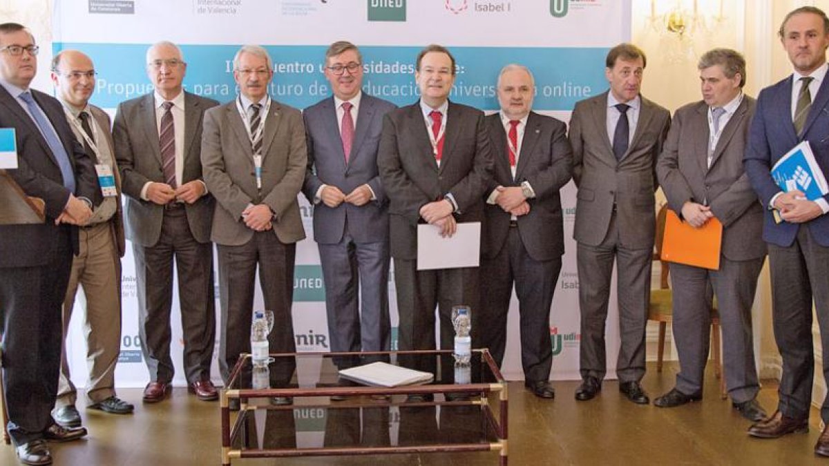 Imagen de los rectores participantes en este encuentro.-ECB