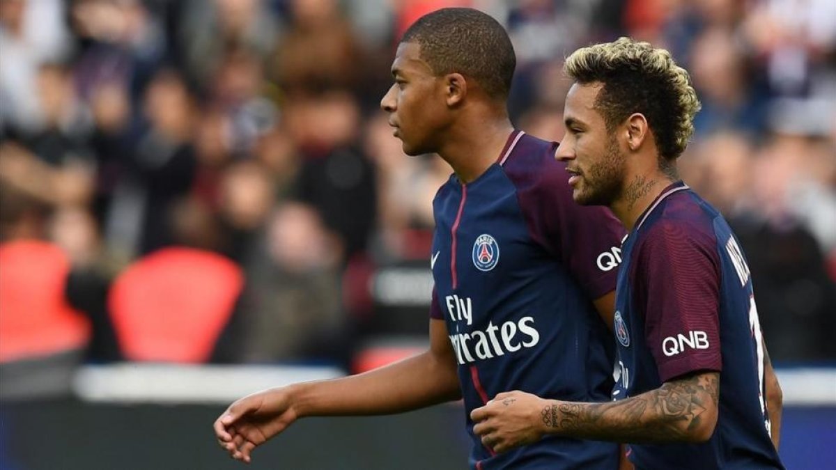 Mbappé y Neymar, en el Parque de los Príncipes, septiembre del 2017-FRANCK FIFE