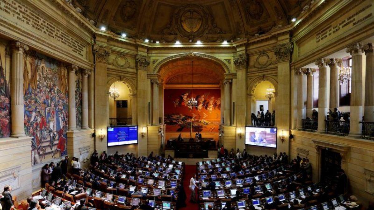 Vista general de la sesión del Congreso colombiano donde se aprobó el nuevo acuerdo de paz, en Bogotá.-EFE / LEONARDO MUÑOZ