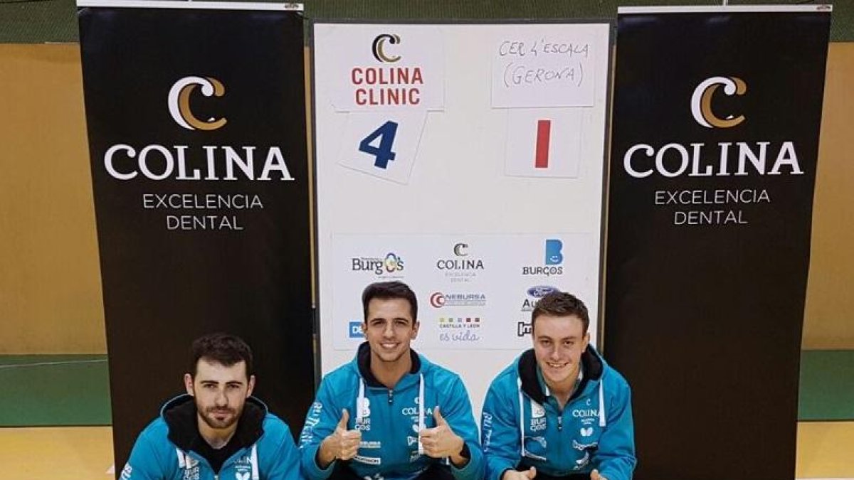 Ausín, Pinho y Vedriel celebran la victoria.-TWITTER / @TMCLÍNICACOLINA