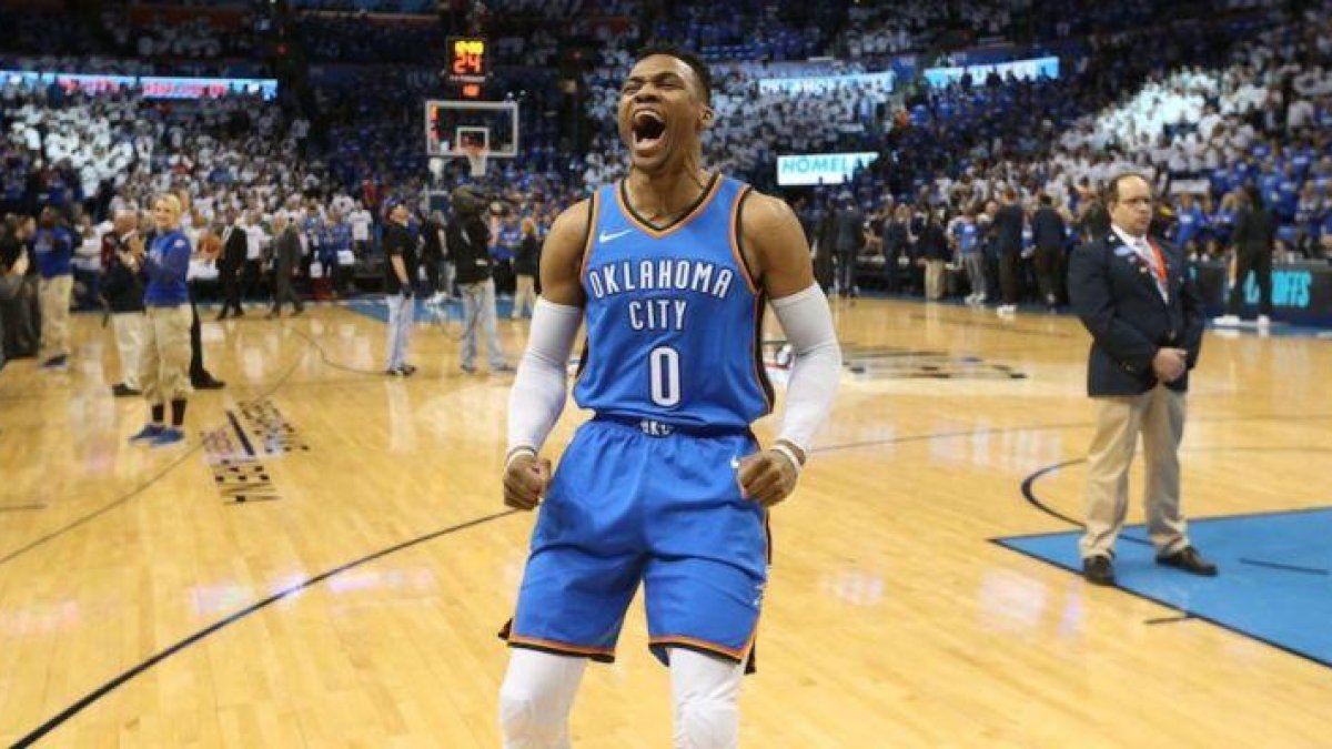 Russell Westbrook celebrando la victoria del partido Oklahoma-Utah.-TWITTER