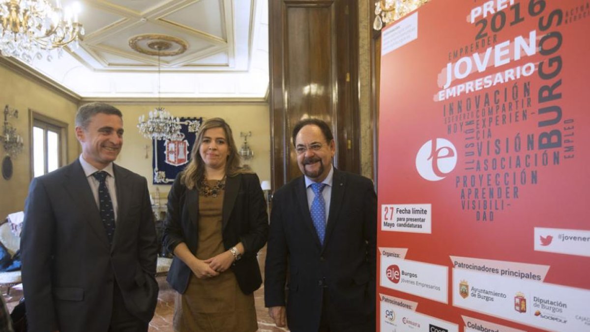 De izquierda a derecha, Rafael Barbero, Sara Barriuso y Ángel Guerra tras la presentación de ayer.-R. O.