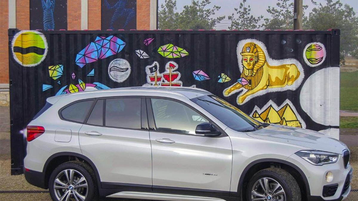 Imagen lateral del BMW XI 18D S-Drive-HÉCTOR FUSTEL